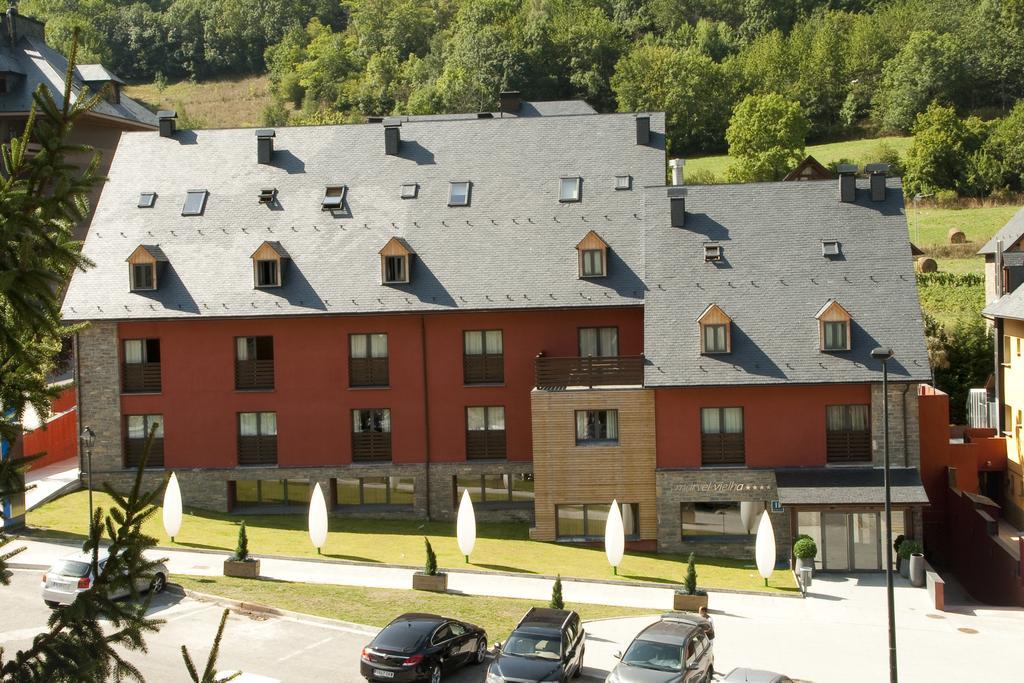 Nubahotel Vielha Eksteriør bilde